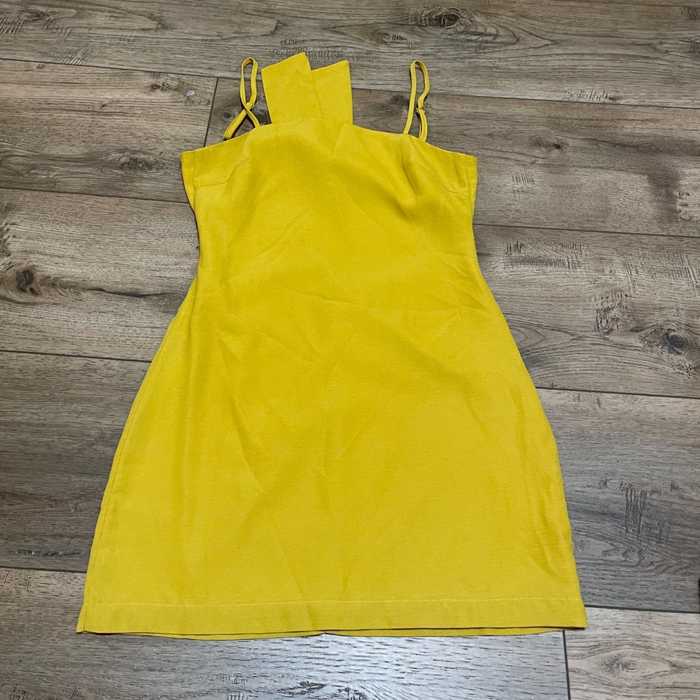 Lulu’s dress color sunshine